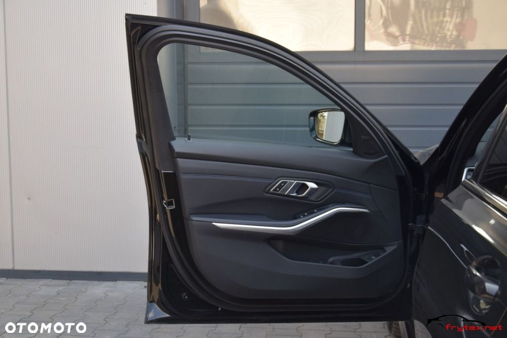 BMW Seria 3 - 16