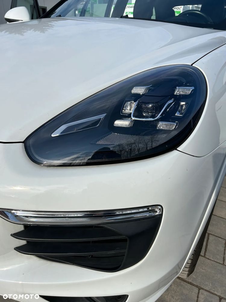 Porsche Cayenne Platinum Edition - 22
