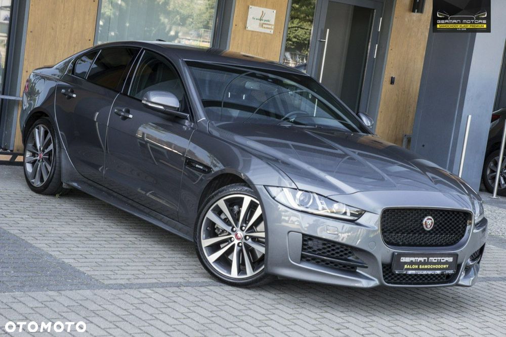 Jaguar XE - 2