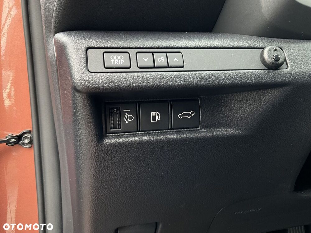 Lexus LBX 1.5 Hybrid Emotion - 21