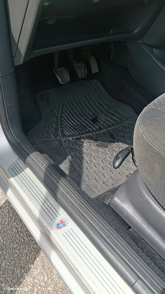 Ford Focus SW 1.8 TDCi Ghia - 13