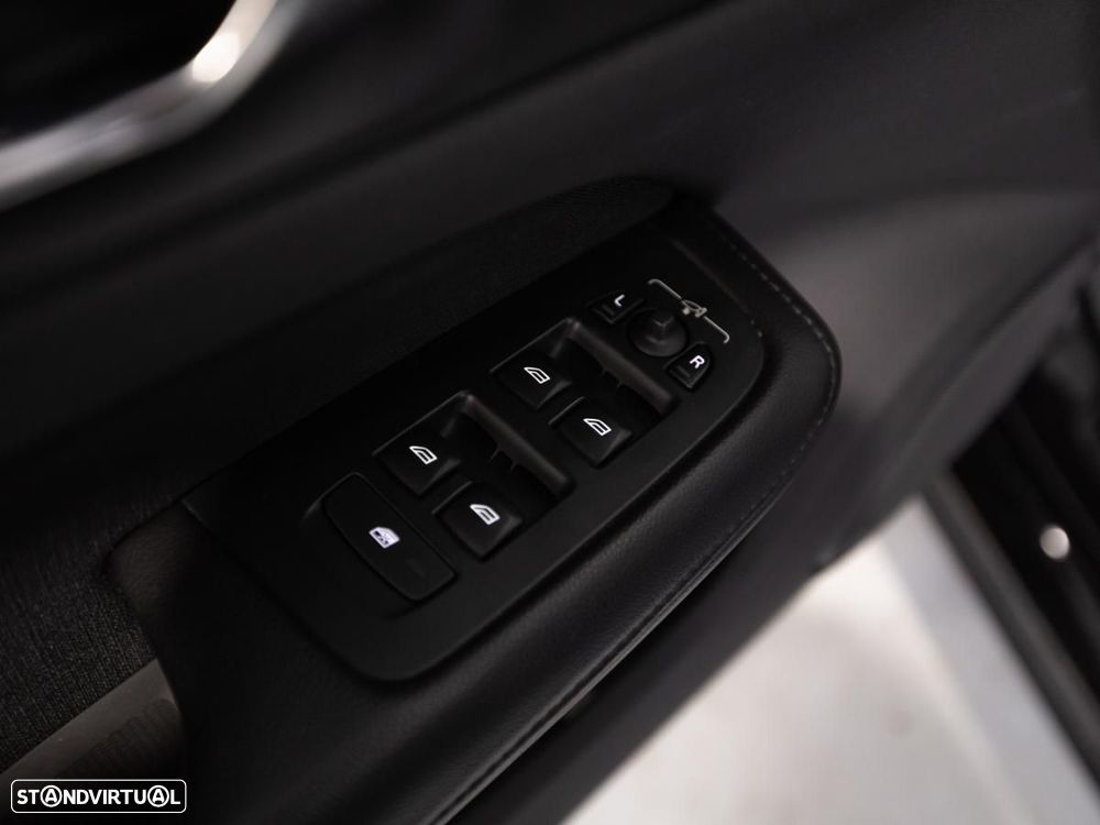 Volvo V60 2.0 T6 AWD TE Inscription - 25