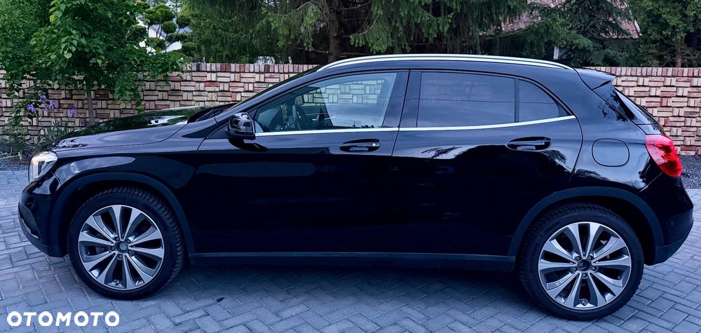 Mercedes-Benz GLA 250 4Matic 7G-DCT - 4