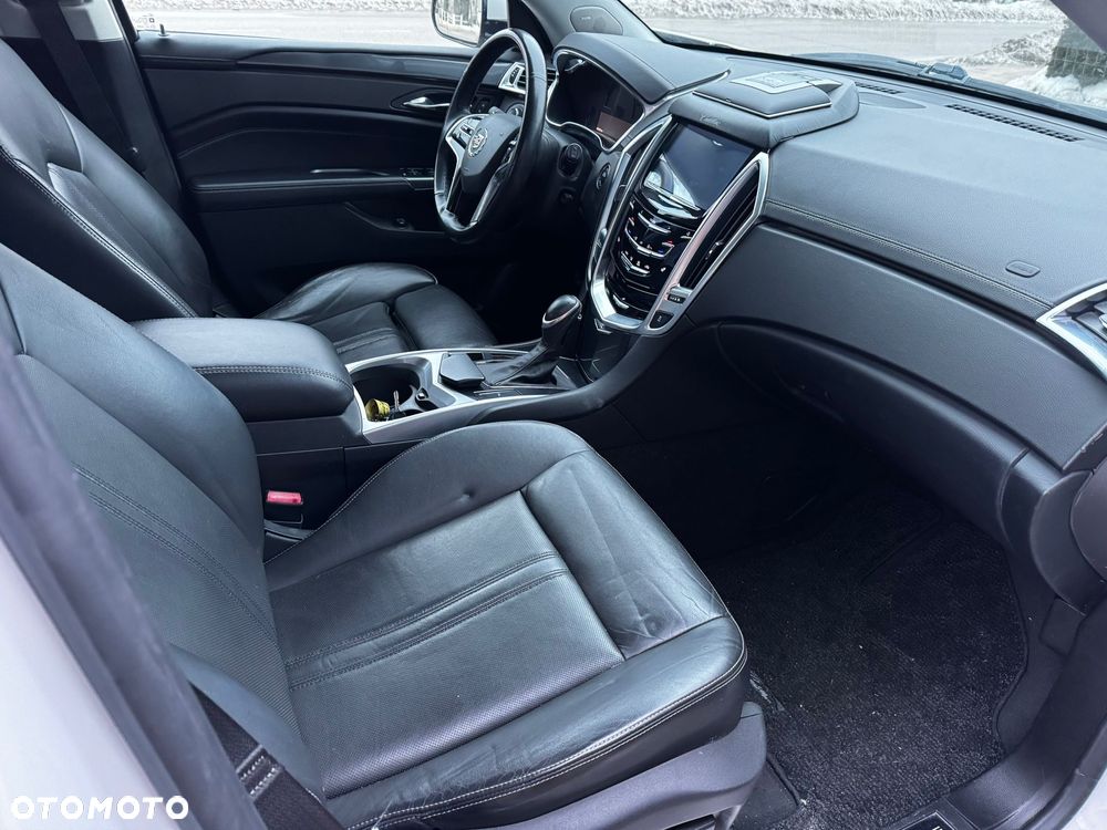 Cadillac SRX - 21