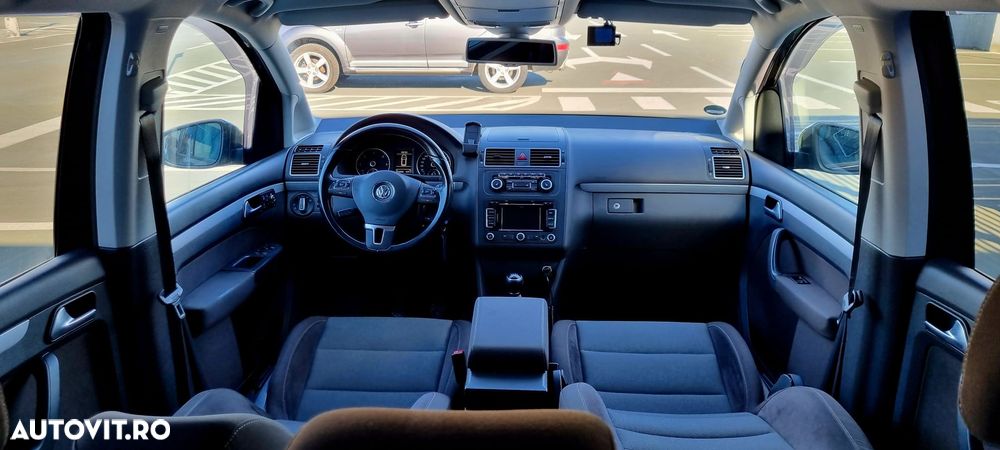 Volkswagen Touran 2.0 TDI DPF Highline - 8