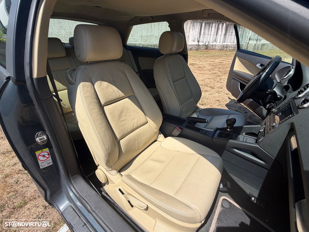 Audi A3 1.6 TDI DPF Attraction - 23