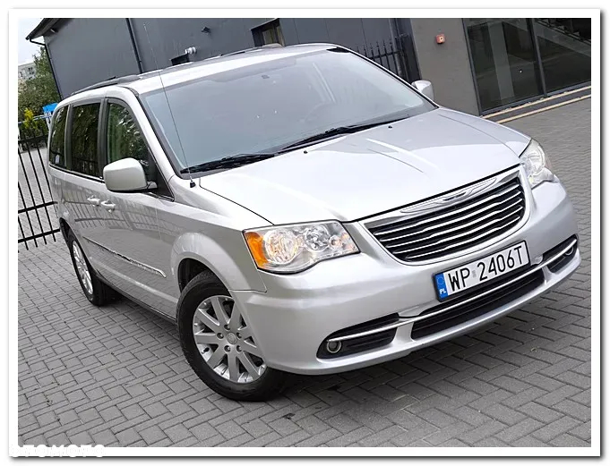 Chrysler Town & Country - 9