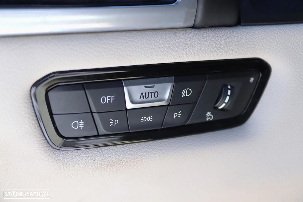 BMW M850i xDrive - 16