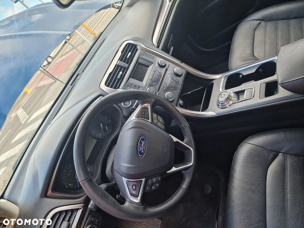 Ford Fusion 2.0 EcoBoost Titanium - 22