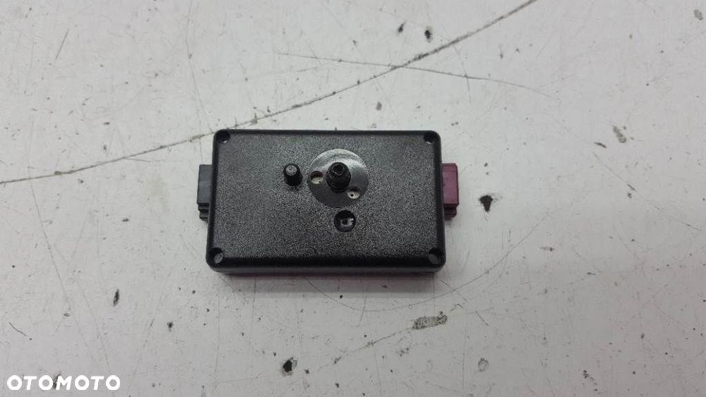 WZMACNIACZ ANTENOWY BMW 420D F36 2017 10859410 - 4