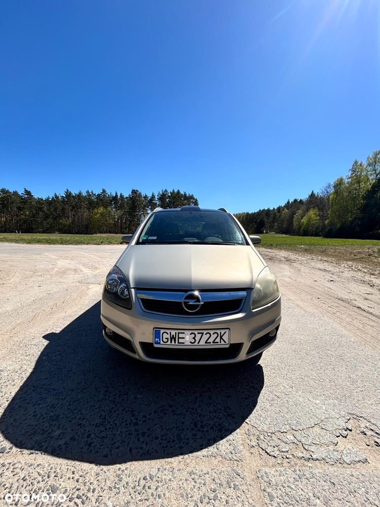 Opel Zafira 1.8 Cosmo EasyTronic - 4