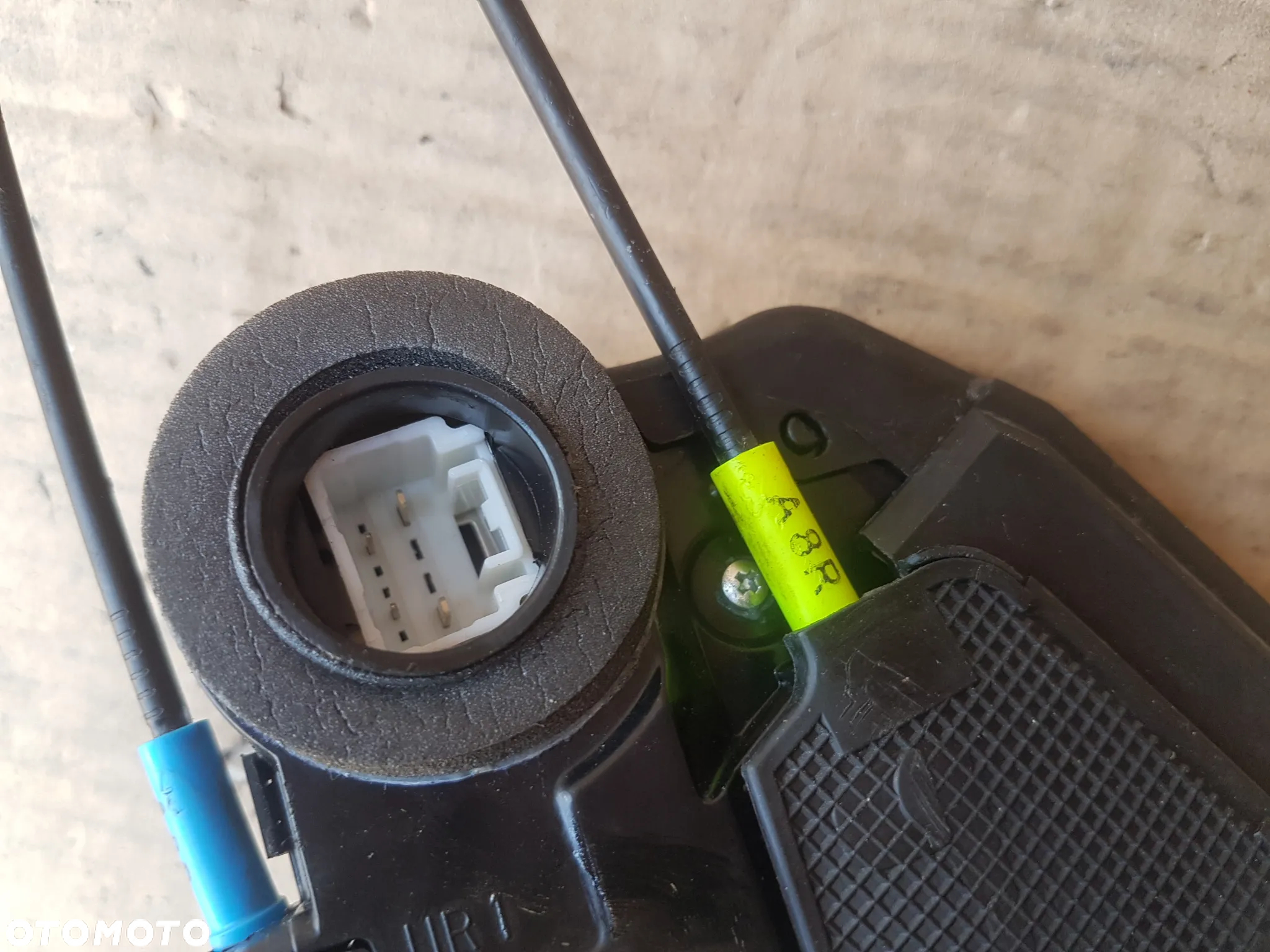 Toyota Auris II E18 zamek zamki drzwi europa  4 pin - 13