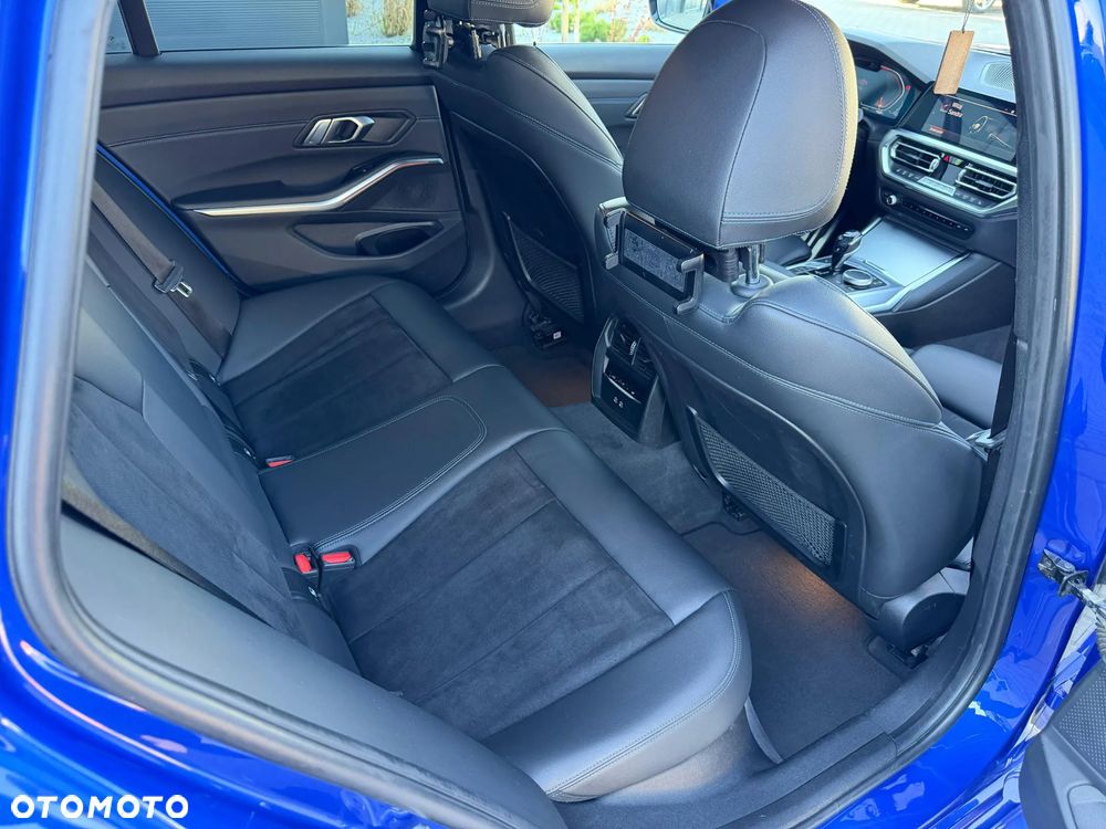 BMW Seria 3 320d xDrive M Sport Shadow - 14