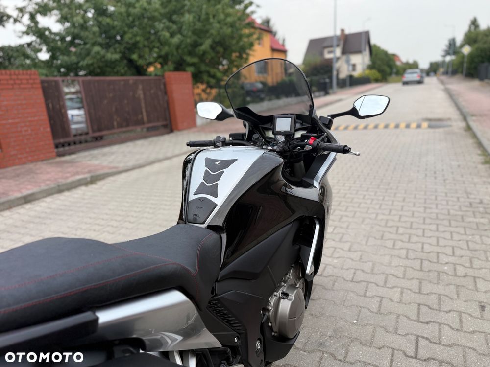Honda VFR - 14