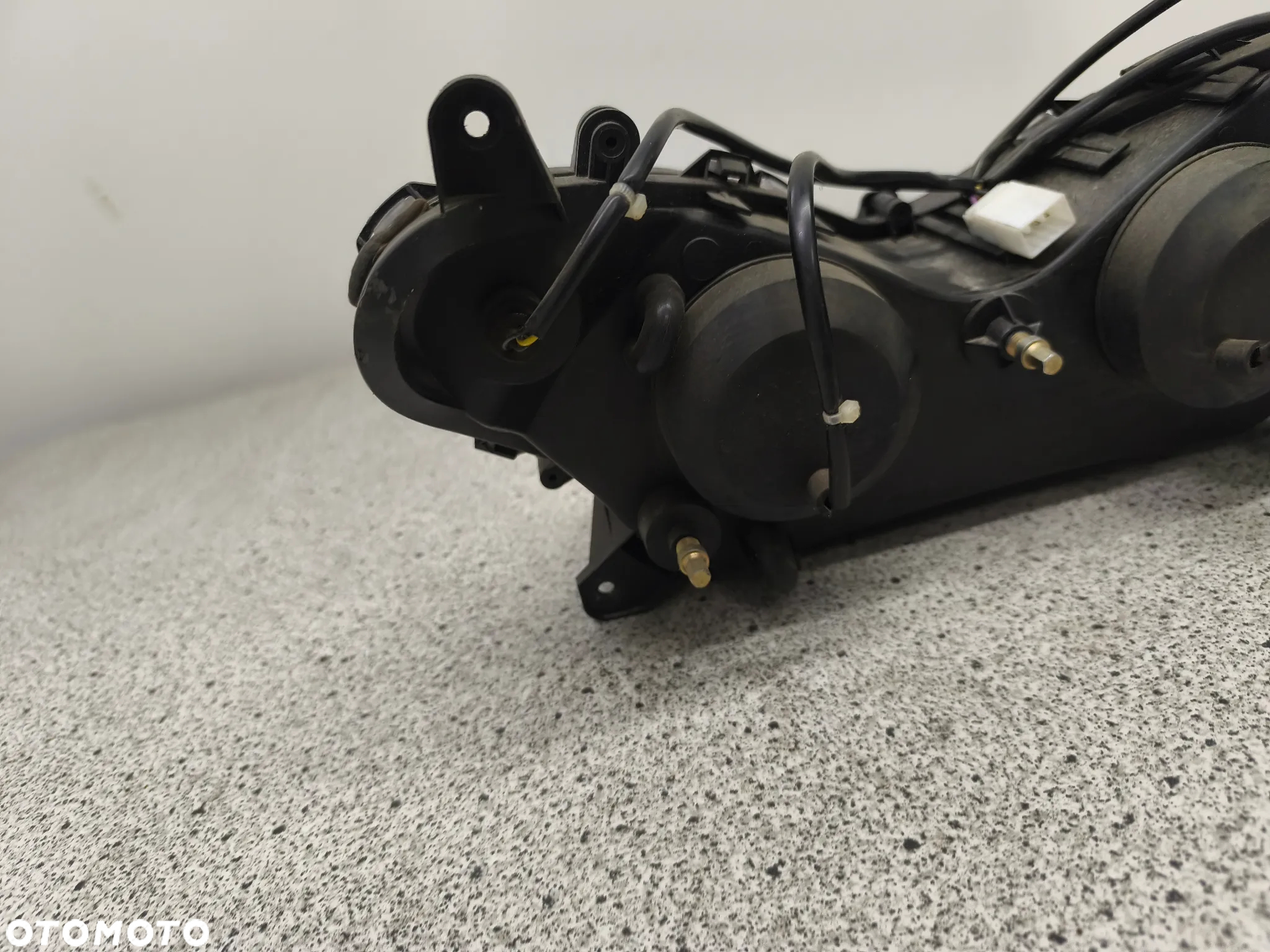 Lampa przód, przednia, reflektor Piaggio NRG - 17