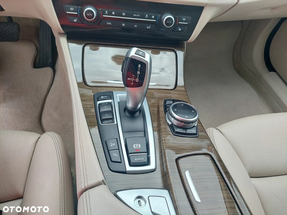 BMW Seria 5 525d xDrive Modern Line - 20