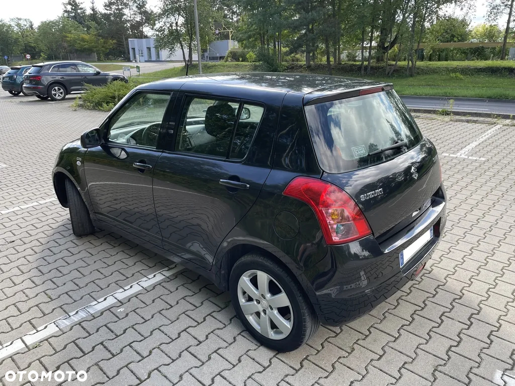 Suzuki Swift 1.3 DDiS 16v GLX - 3