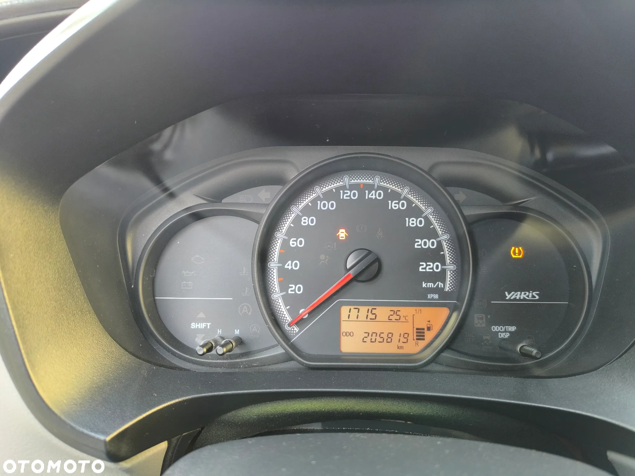 Toyota Yaris Van - 16
