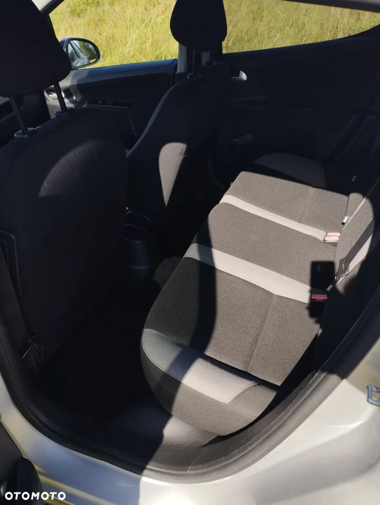 Peugeot 207 1.4 16V Trendy - 17