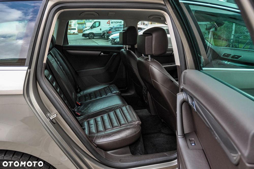 Volkswagen Passat - 13