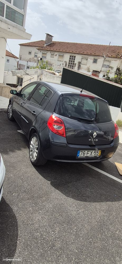 Renault Clio 1.5 dCi Privilège - 4