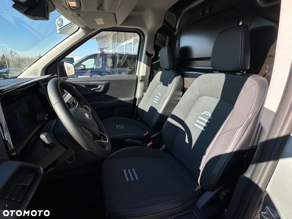 Ford Transit Courier - 23