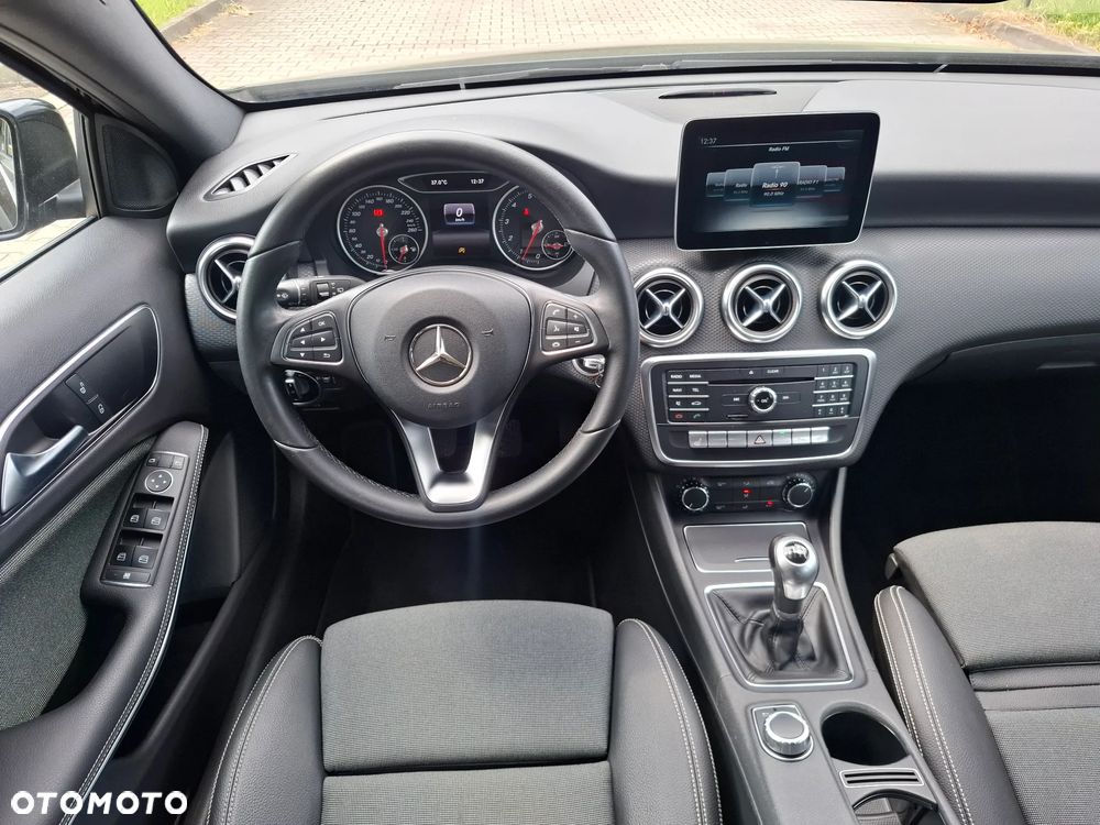 Mercedes-Benz Klasa A 180 Peak Edition - 17