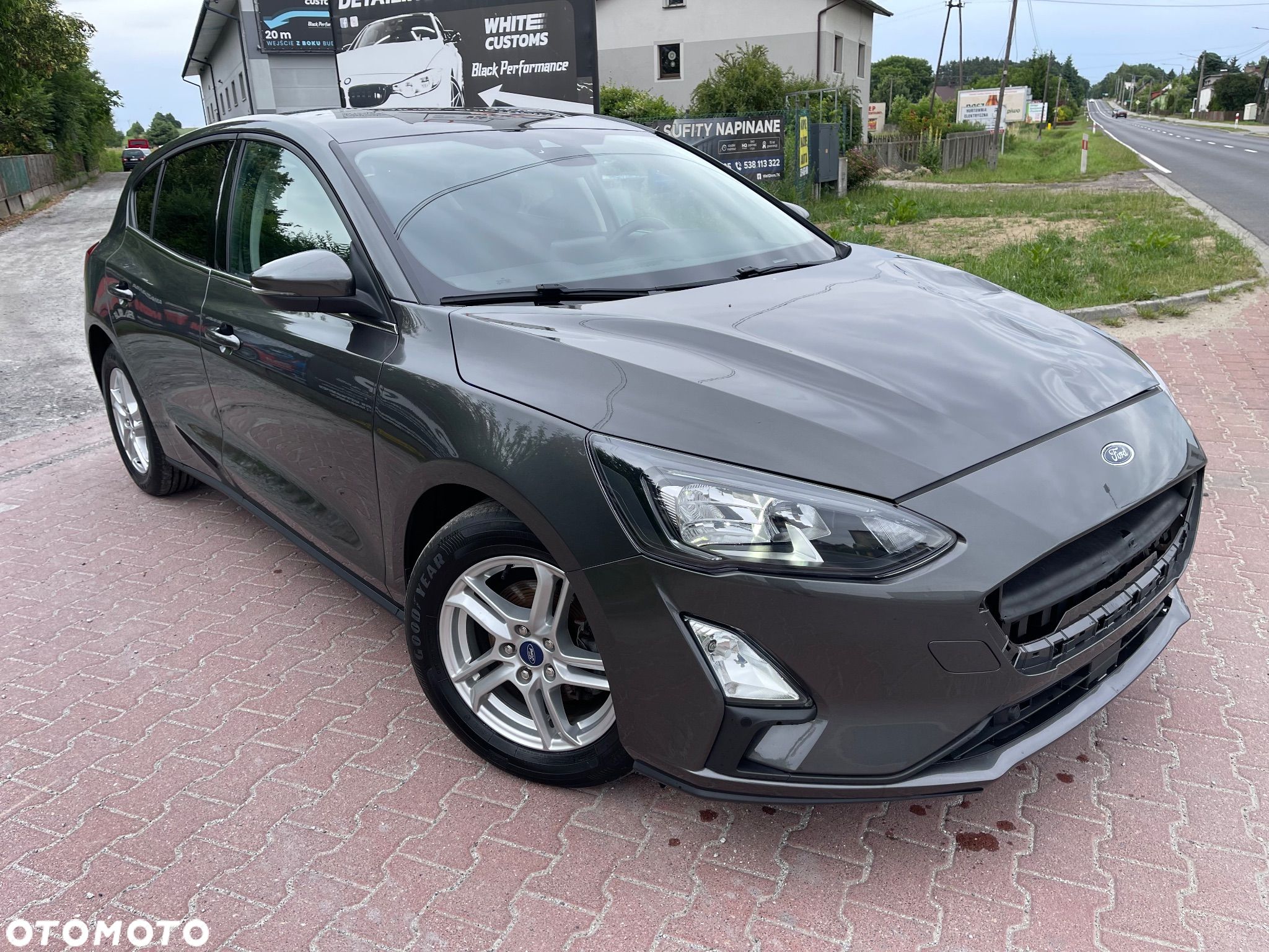 Ford Focus 1.0 EcoBoost Hybrid COOL&CONNECT - 1