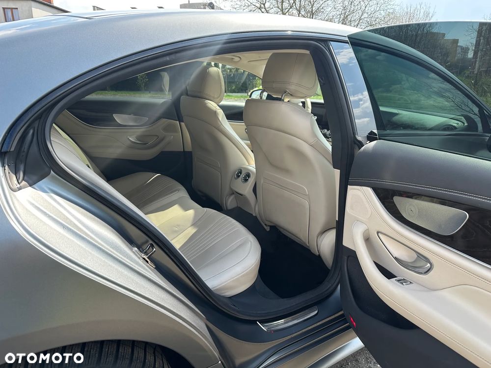 Mercedes-Benz CLS - 9