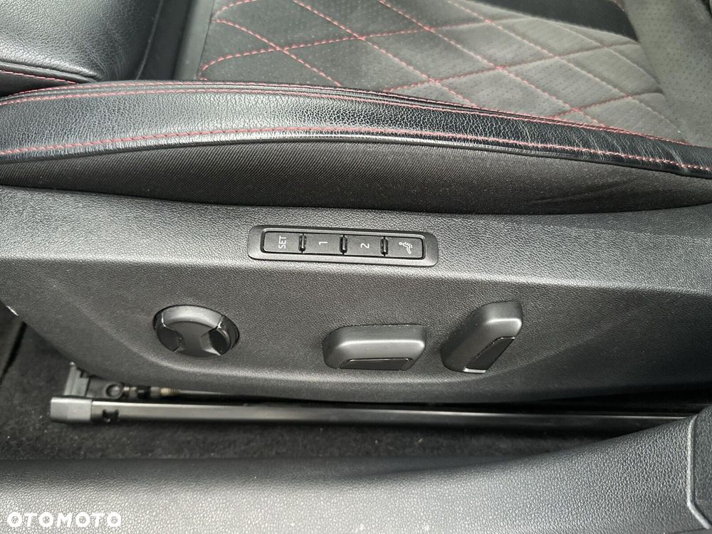 Skoda Octavia 2.0 TDI 4x4 RS DSG - 30