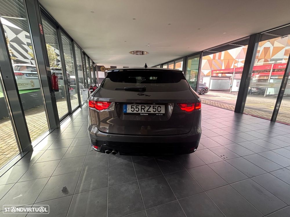 Jaguar F-Pace 2.0 i4D Pure - 18