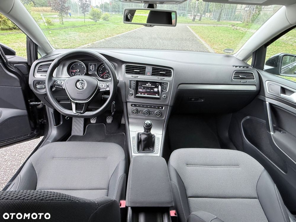Volkswagen Golf 1.6 TDI BlueMotion Technology Comfortline - 12