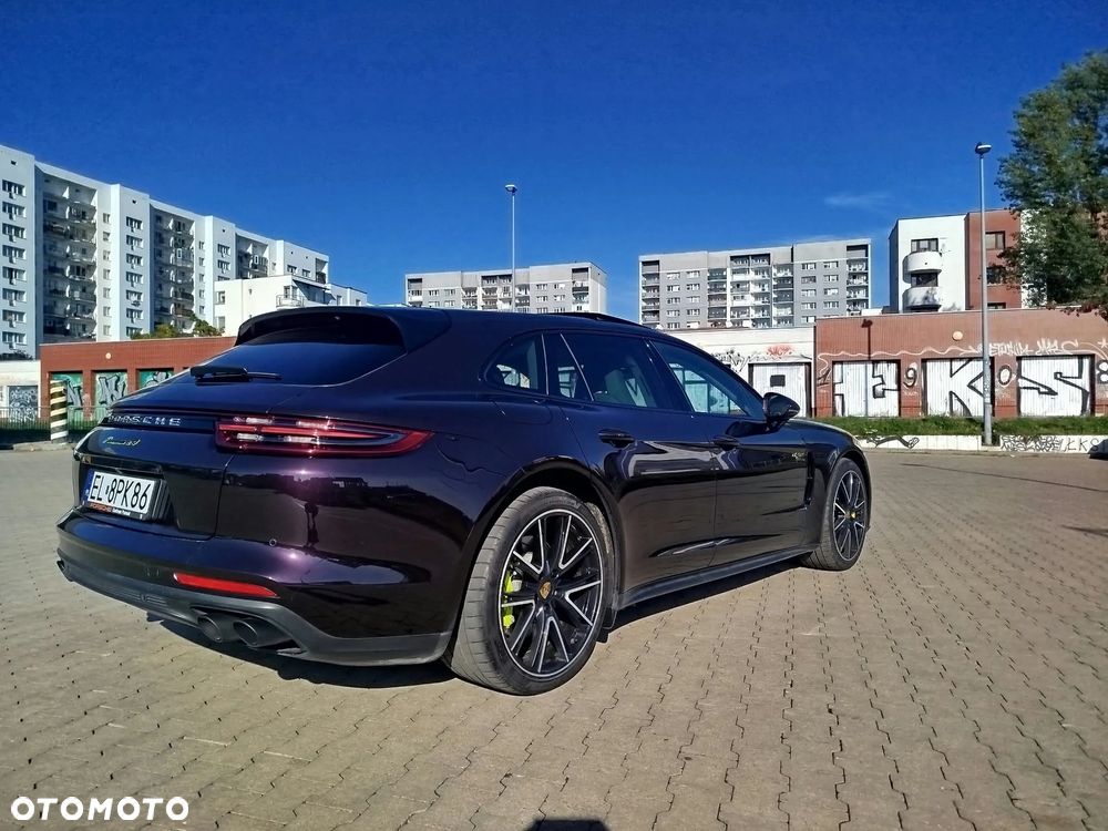 Porsche Panamera - 4