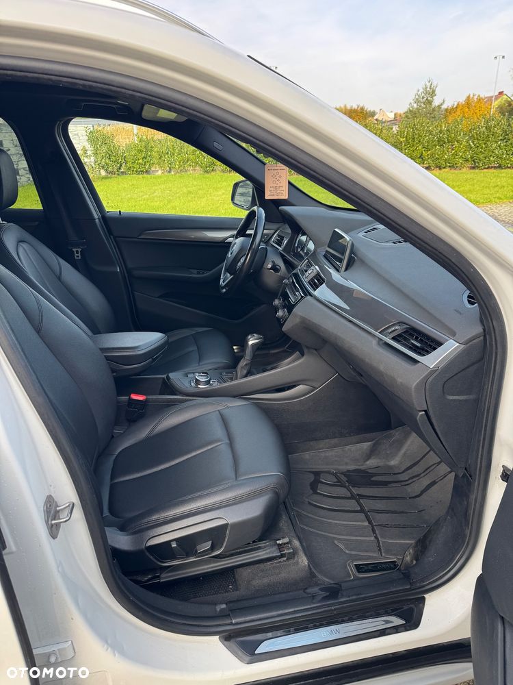 BMW X1 xDrive25i Sport Line - 16