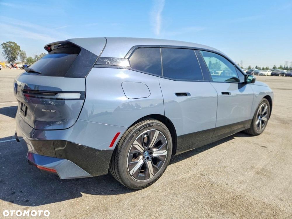 BMW iX - 5
