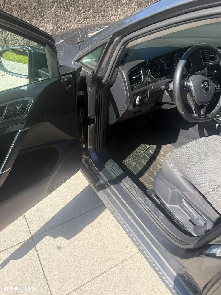VW Golf Variant 1.6 TDi Confortline DSG - 11