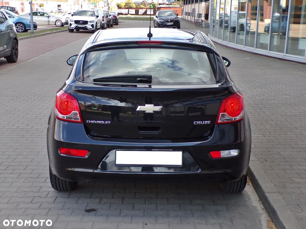 Chevrolet Cruze 1.6 LT+ - 9