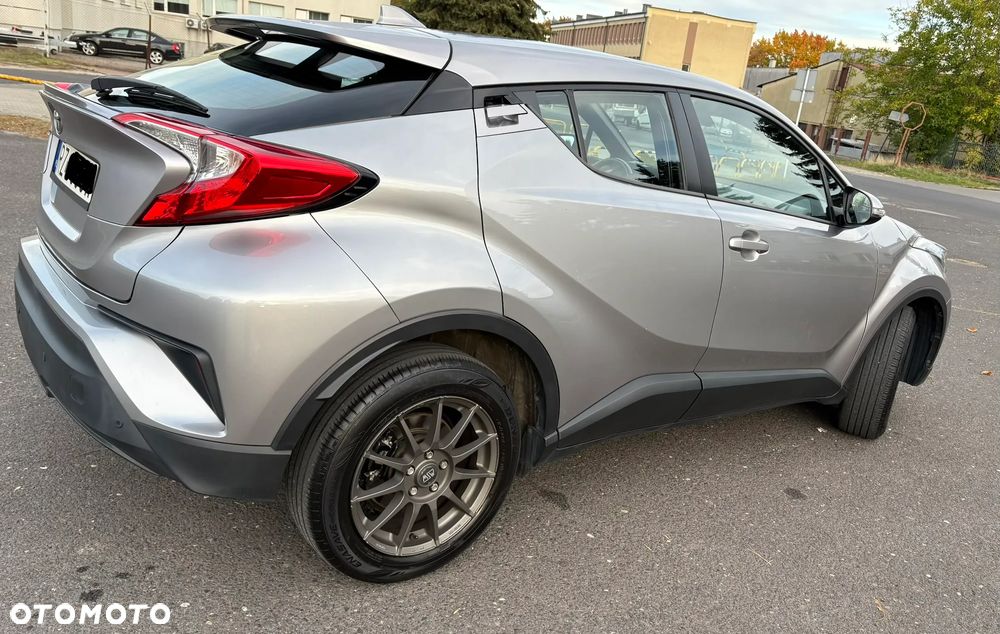 Toyota C-Hr 2018 photo 3