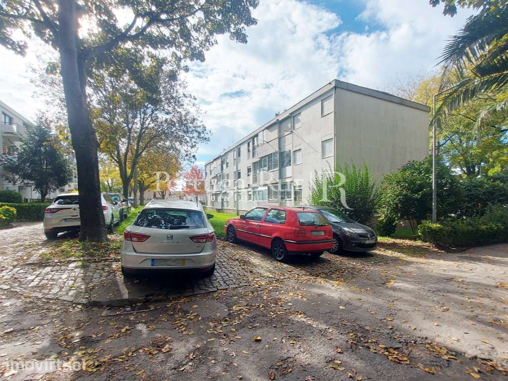 Apartamento T3 projecto Fernando Távora em Ramalde - Grande imagem: 3/27