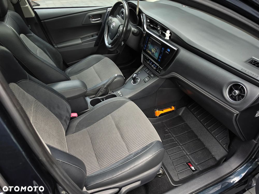 Toyota Auris - 15