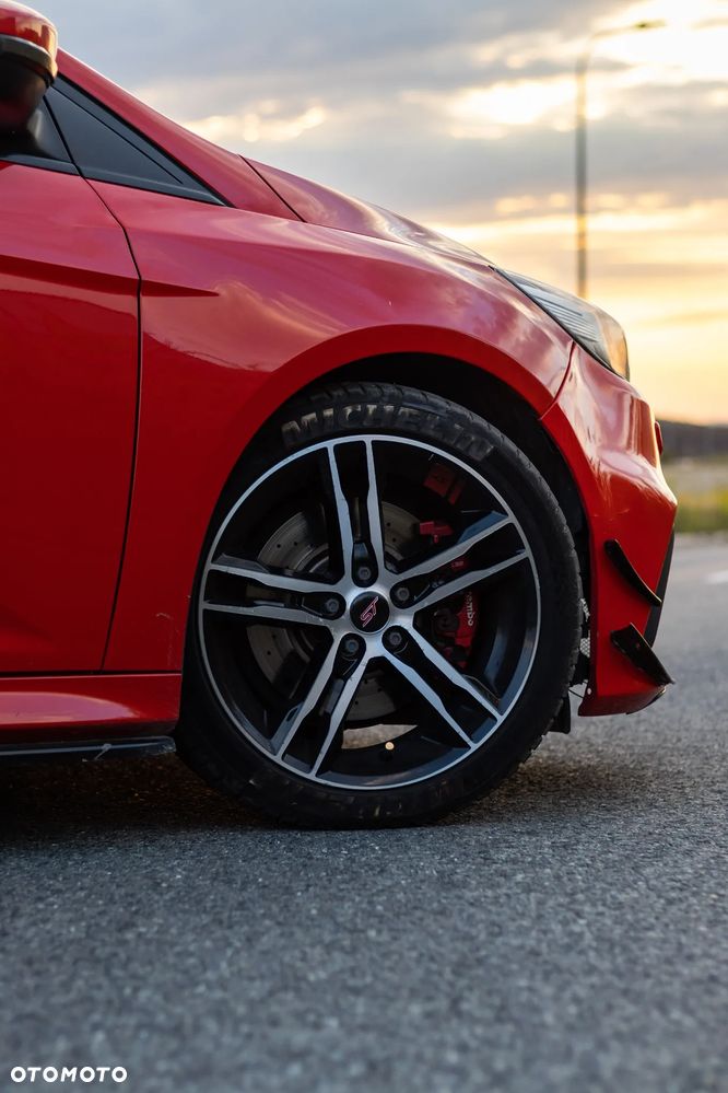 Ford Focus 2.0 EcoBoost ST - 6