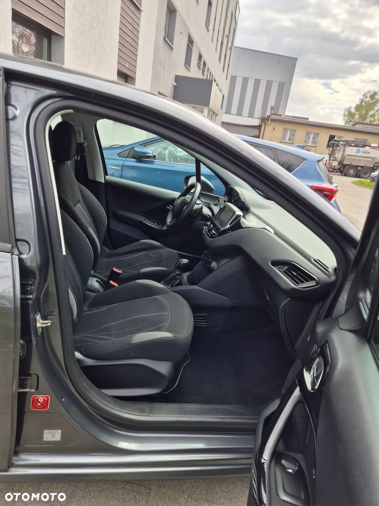 Peugeot 208 95 VTI Active - 11