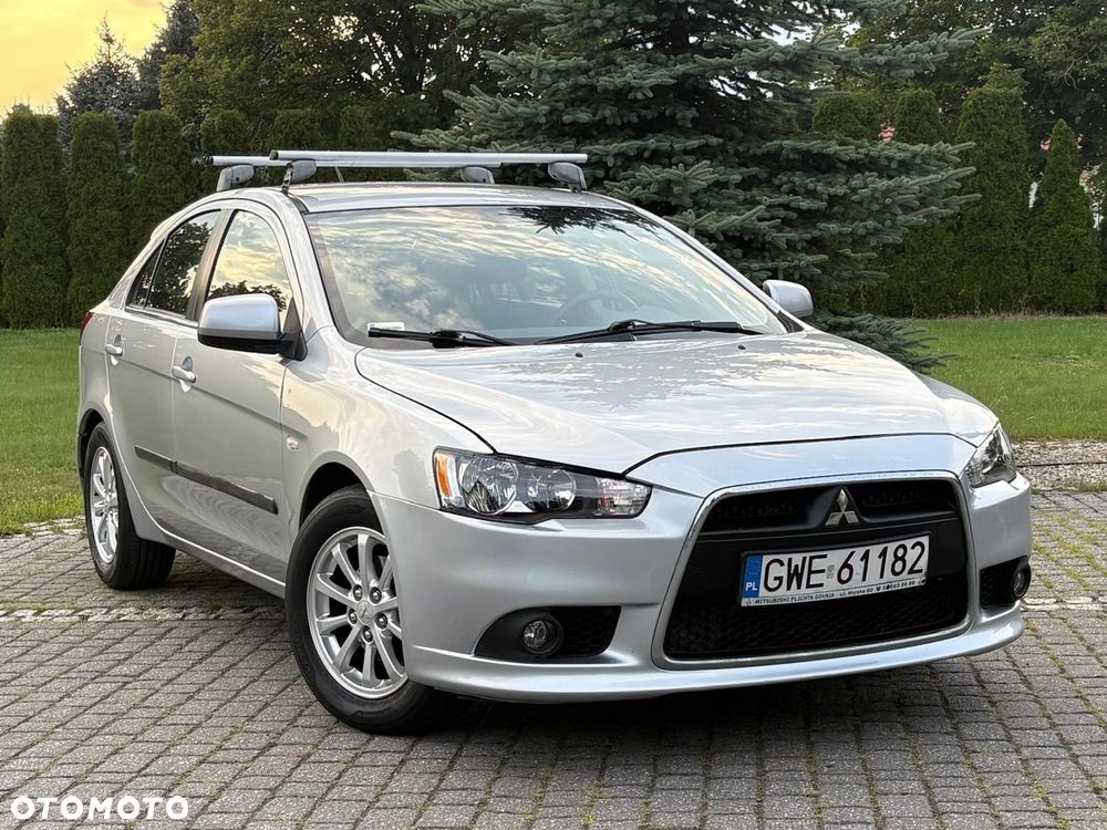 Mitsubishi Lancer 1.6 Invite - 1