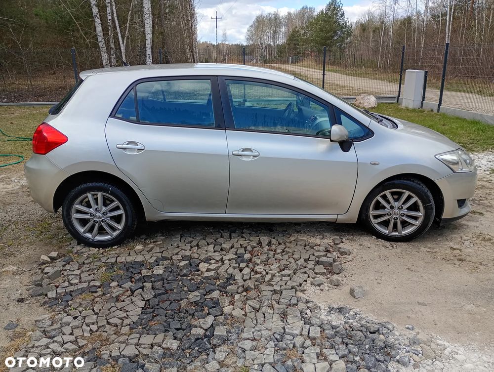 Toyota Auris 1.4 D-4D Luna - 4