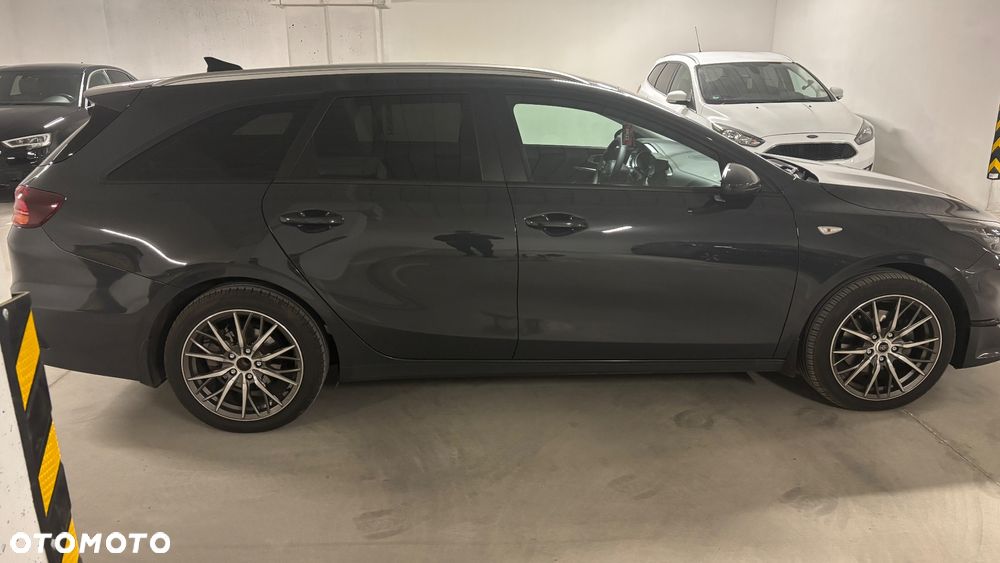 Kia Ceed 1.6 CRDi mHEV L - 4