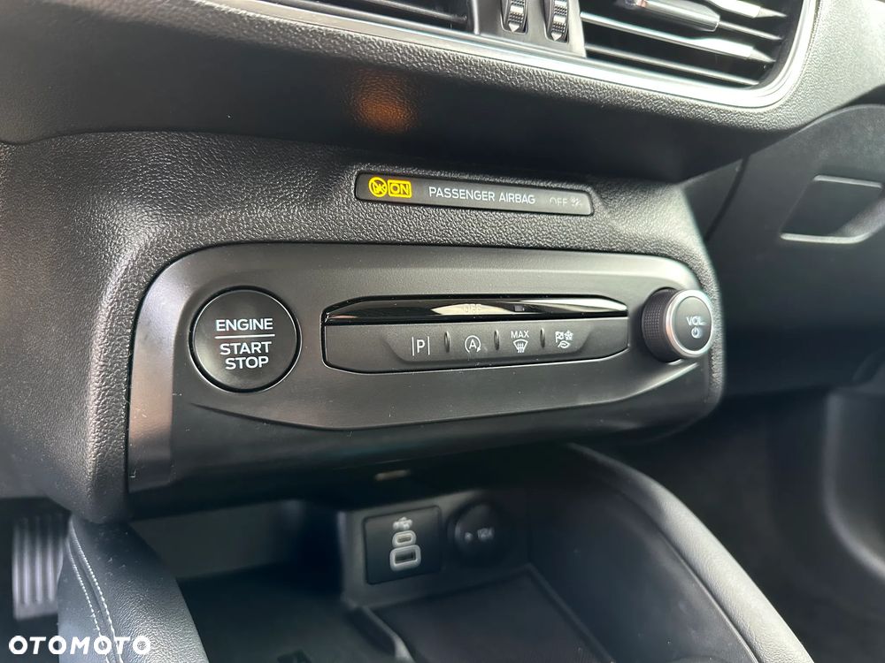 Ford Focus 1.0 EcoBoost Titanium X - 30