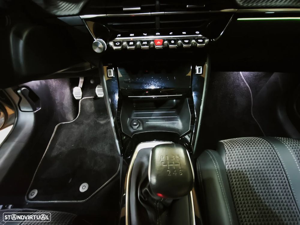 Peugeot 208 PureTech 100 GT - 27