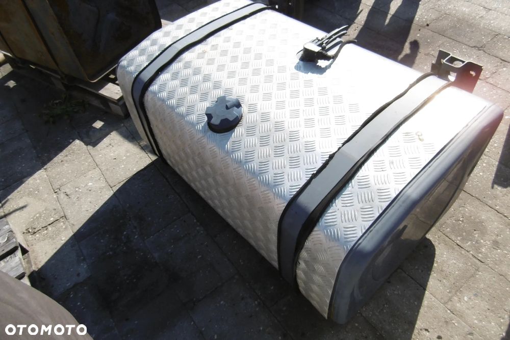 Zbiornik paliwa Renault Kerax - 4