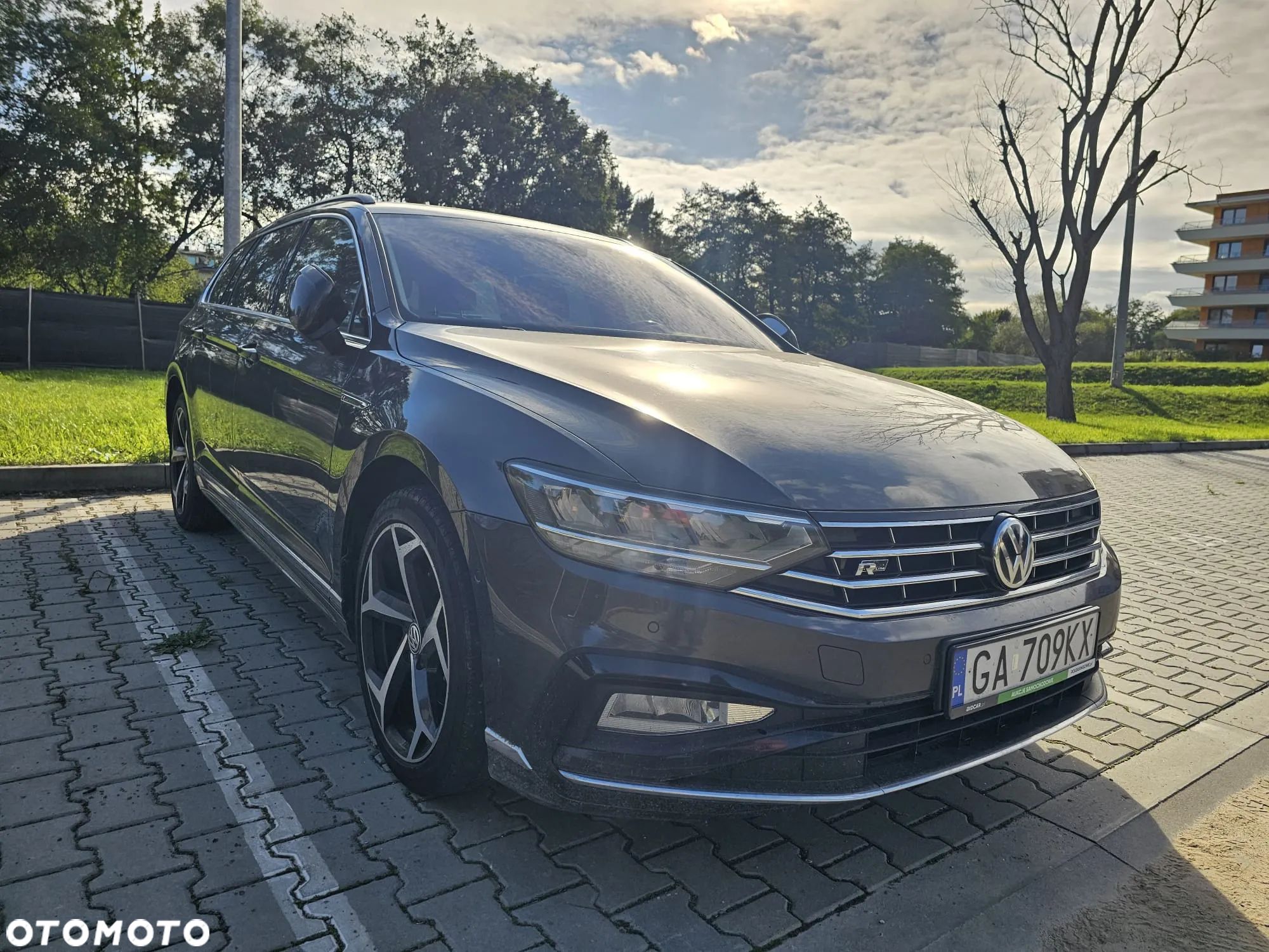 Volkswagen Passat 2.0 TSI Business DSG - 1