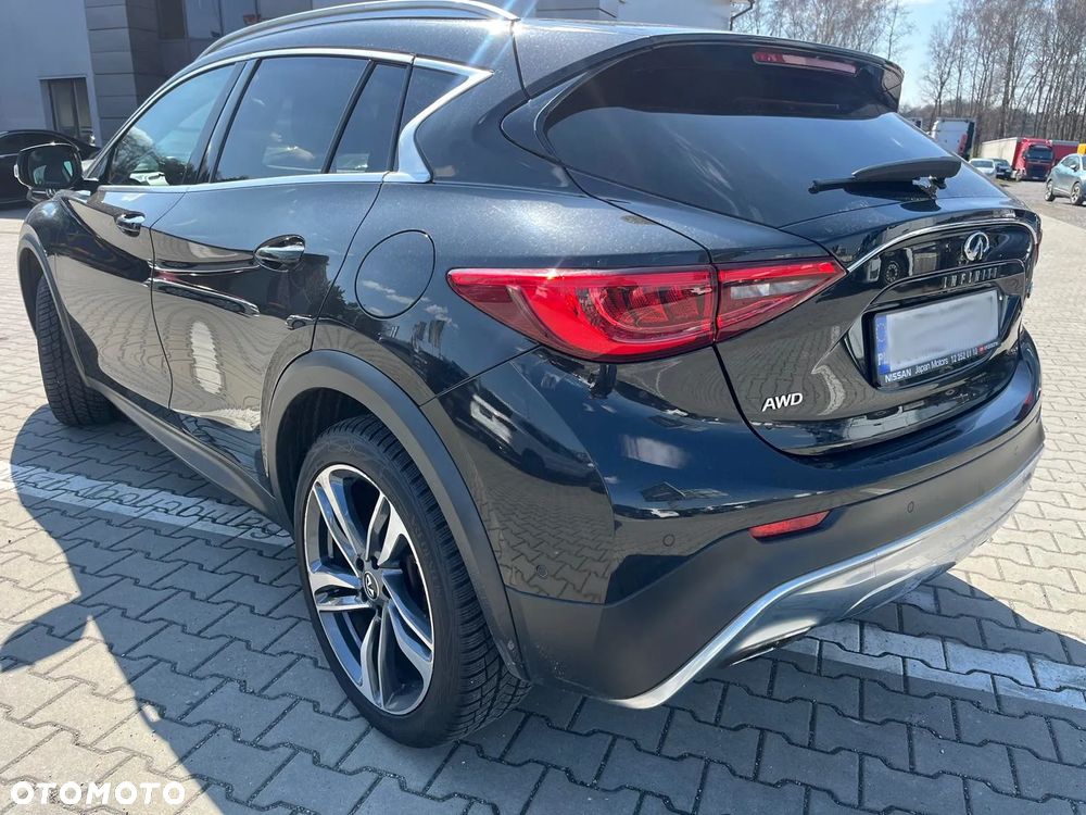 Infiniti QX30 2.0t Premium AWD 7DCT - 4